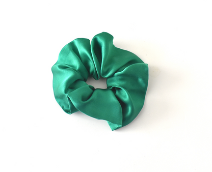 Christmas Scrunchie in Red & Green Mulberry Silk (mini or maxi size)