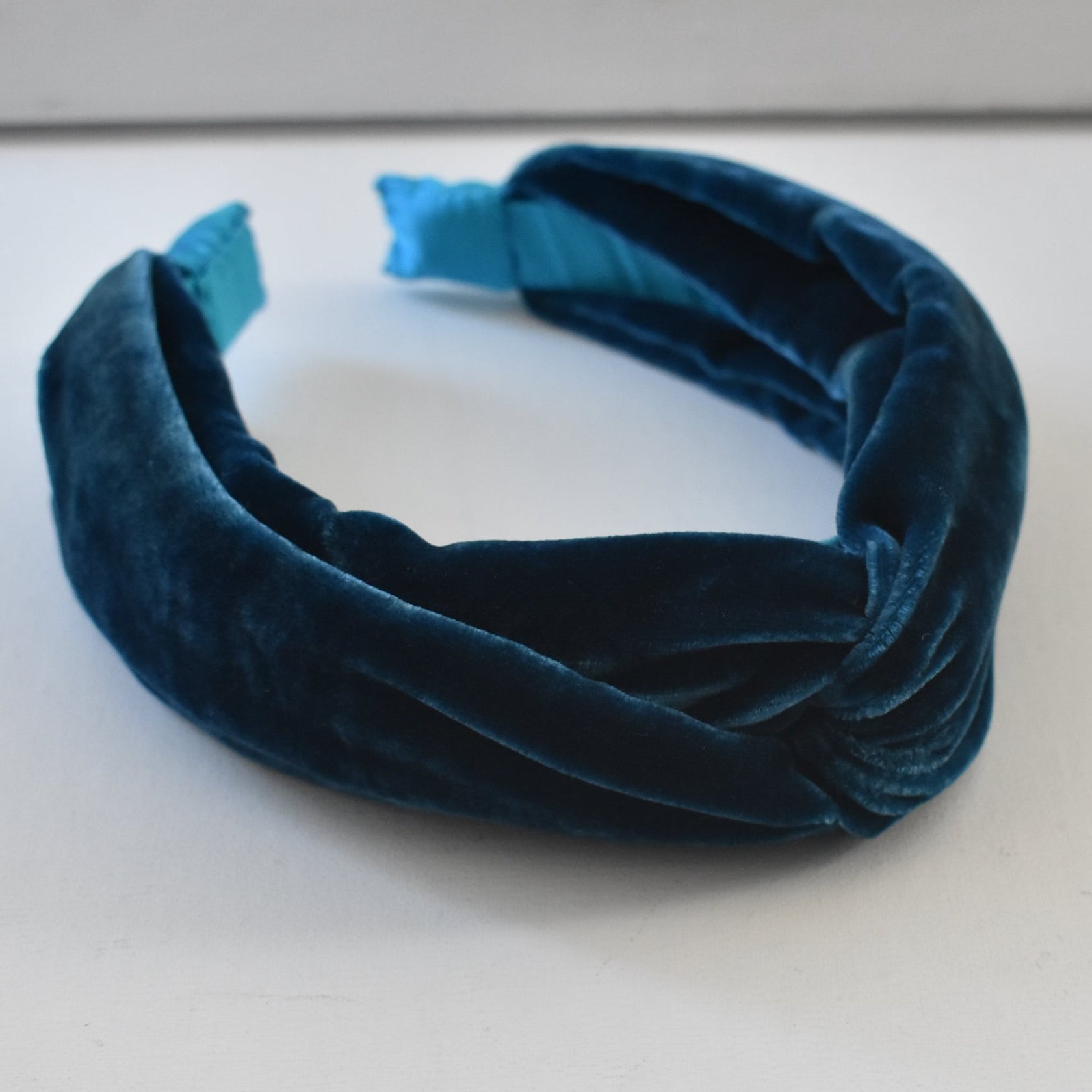 WOVEN TWIST HEADBAND AZURE ALLURE